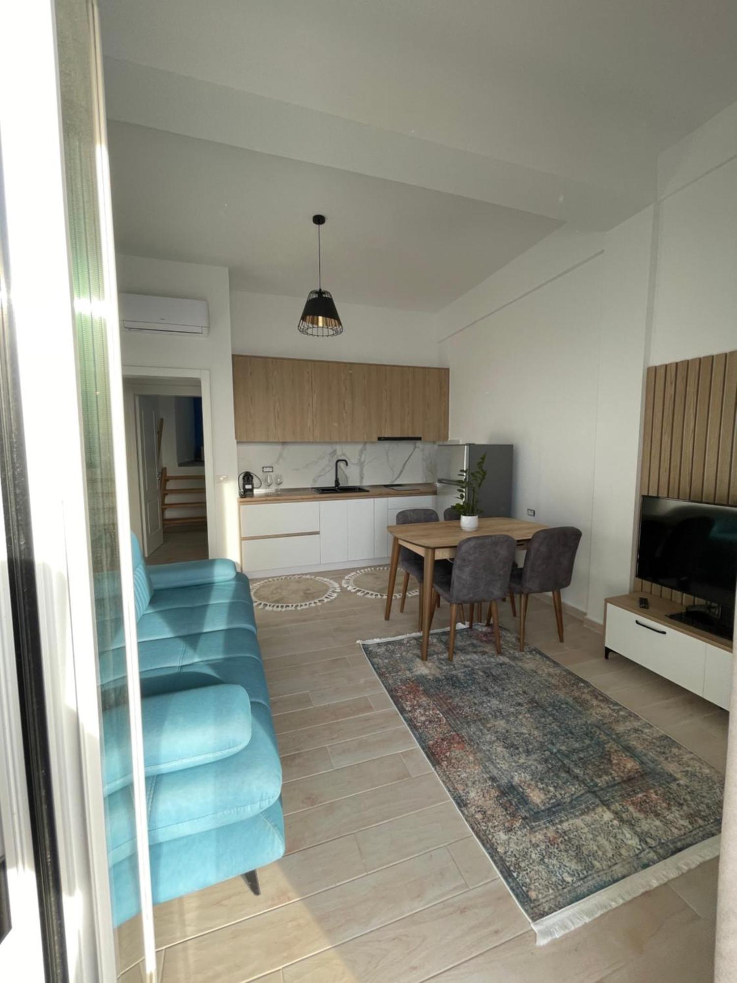 Perla Luxury Apartment - Private Patio & Parking Вльора Екстер'єр фото